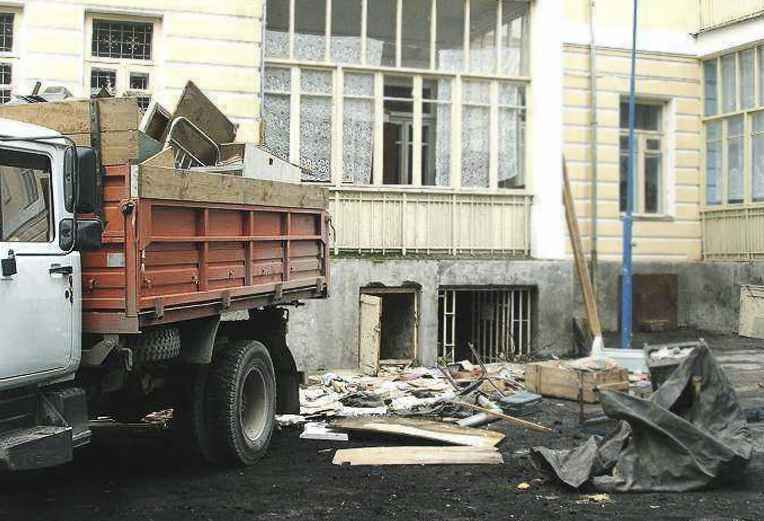 Вывоз бытового и строительного мусора из  в 