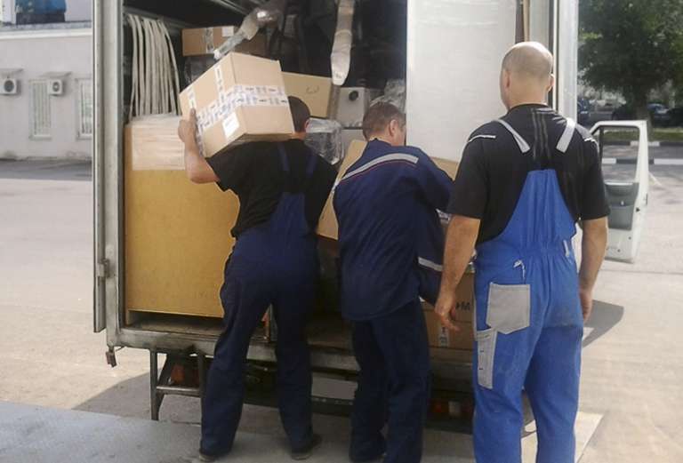 Заказ грузовой машины для доставки личныx вещей : Коробки с одеждой из Нижнего Новгорода в Москву