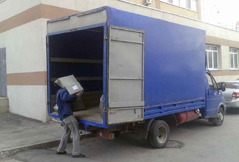 Машина для перевозки металлической двери догрузом из Аксиньина в Скрипово