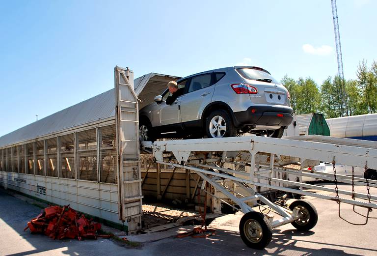 Транспортировка жд контейнером автомобиля цена из Ярославля в Санкт-Петербург